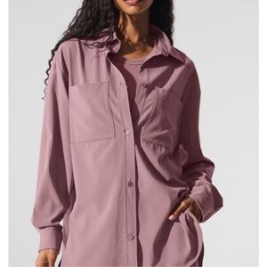 •nwt• Alo Dreamscape Button Down in Smoky Quartz